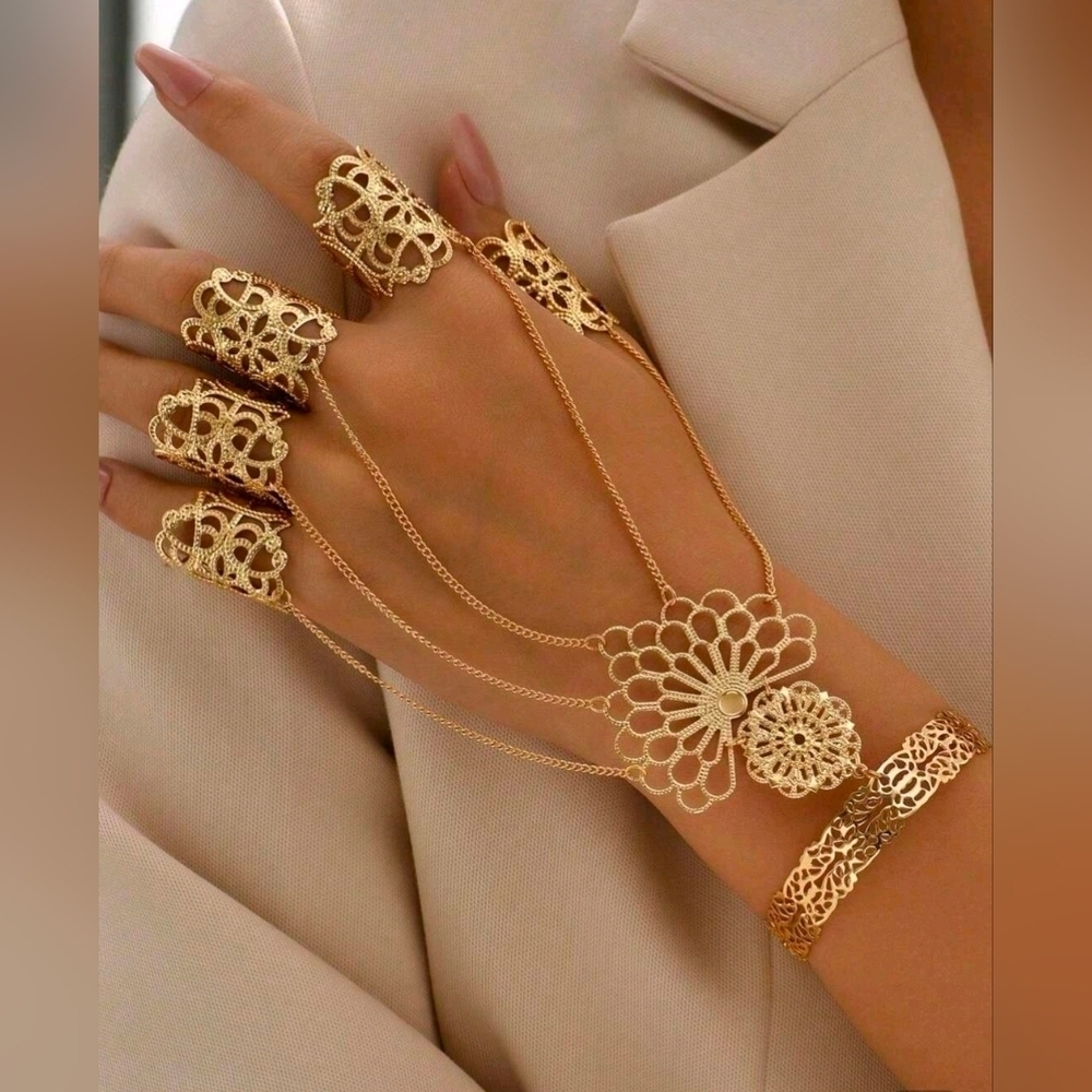 Gold Hollow Floral Finger Ring Mitten Bracelet - Picture 7 of 13
